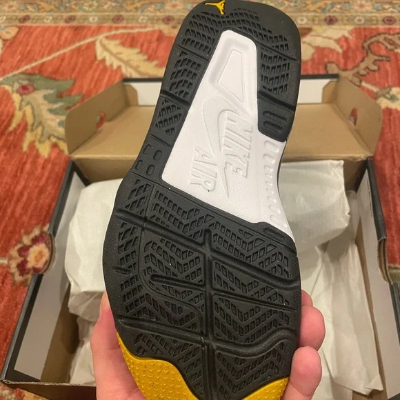 Jordan Stay Loyal 3 (GS) - Picture 2 of 8